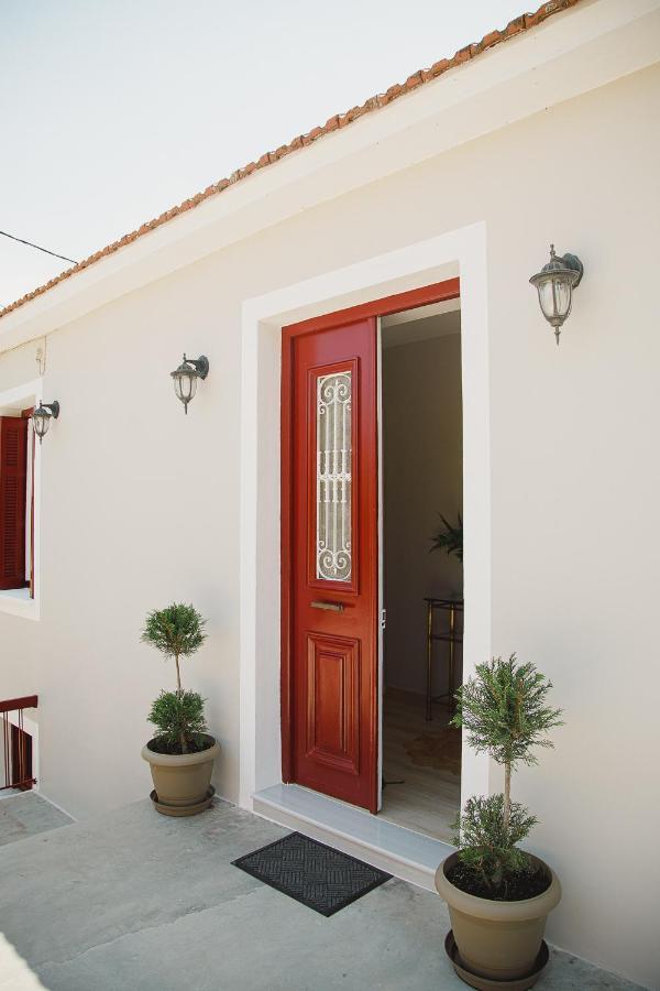 Yard Rooms Corinth Εξωτερικό φωτογραφία