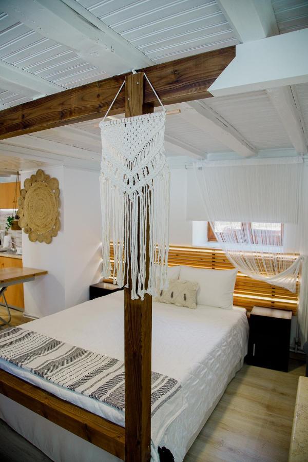 Yard Rooms Corinth Εξωτερικό φωτογραφία